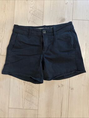 American Eagle Outfitters Black Chino Shorts - Casual Cuffed Style